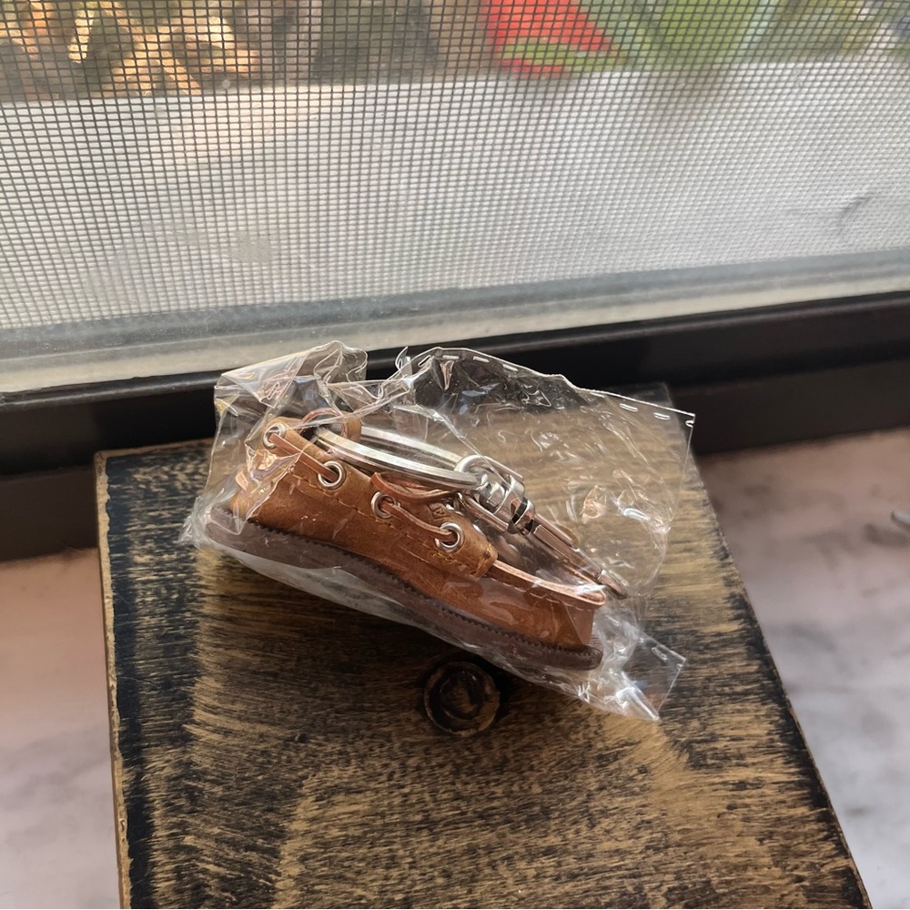 Sperry Top-Sider Boat Shoe Keychain - Picture 9 of 10